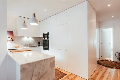 Modernes Apartment in Algés mit Terrasse