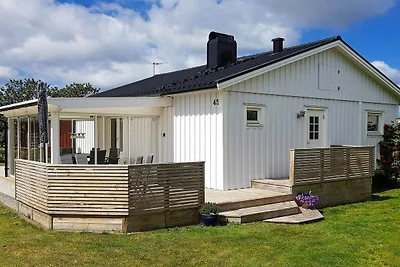Maison de vacances pour 8 a TRÄSLÖVSLÄGE