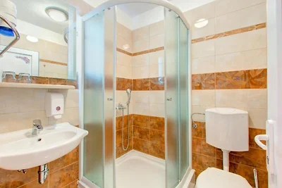 Glory Sanctuary Retreat - Twin room with balc...