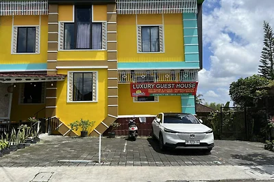 Cozy Deluxe Double Stay with Modern Comfort