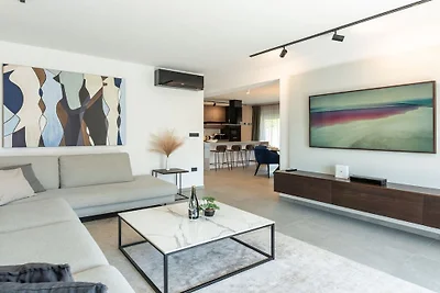 Villa in Novigrad met zwembad