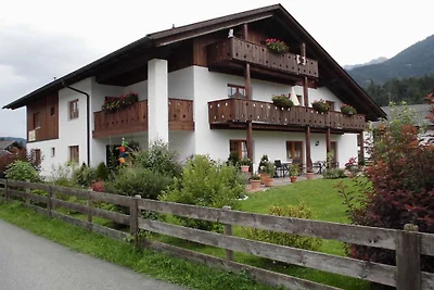 Vakantieappartement in Krün met zwembad