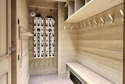 Chalet in Les Gets mit Innenpool und Spa