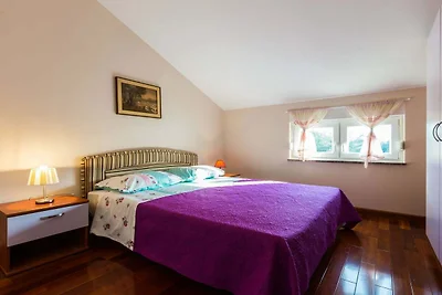 Classic Two Bedroom Apartment with Terrace (o...