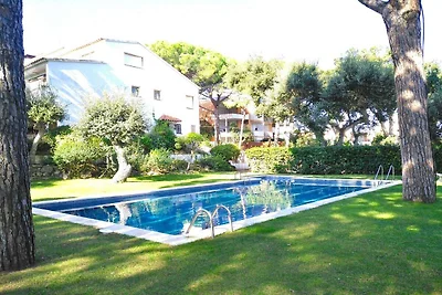 Villa for 8 people near Sea beach