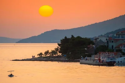 Premium Double Room With Private Bathroom 2