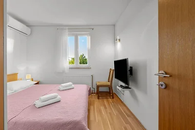 Holiday Home Marija - Three Bedroom Holiday H...