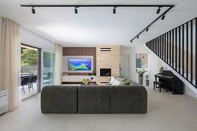 Villa Prima Lux - Four Bedroom Villa with...