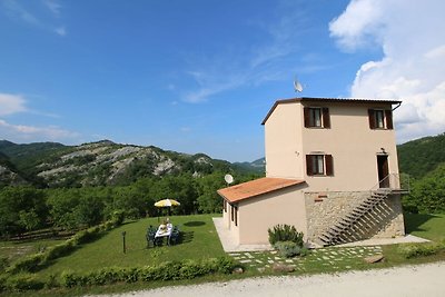 Schönes Ferienhaus in Apecchio mit Pool