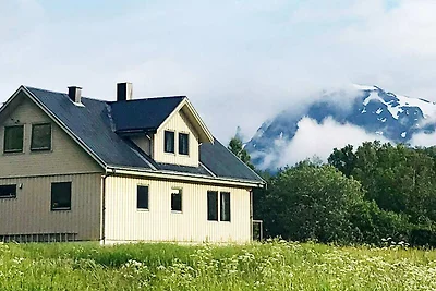 8 persone case ad Nuvsvåg-By Traum
