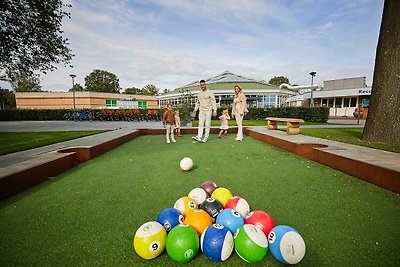 Villa con giardino nel parco festivo a...