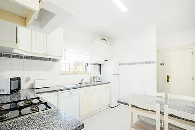 Villa in der Nähe des Strandes von São Rafael...