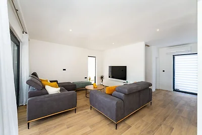 Moderne Familienvilla in Biograd