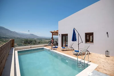 Stylish Villa with Heated Pool, Jacuzzi, Gym ...