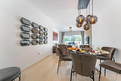 Wohnung in Elviria mit Terrasse, Marbella