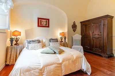 Ampio appartamento con giardino privato