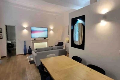 Außergewöhnliche Lage am Hafen von Nizza