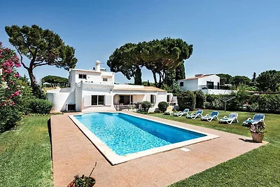 4BR Villa Near Vilamoura Old Course