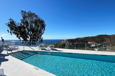Attico a Nerja con Vista Mare e Piscina
