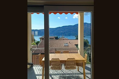 Vicino al lago, con balconi panoramici
