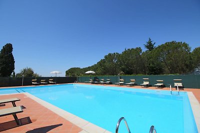 Schönes tierfreundliches Bauernhaus  mit Pool