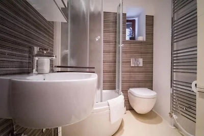 Uriges Ferienhaus in Risika mit Whirlpool