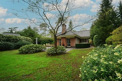 Villa in Beekbergen mit Terrasse