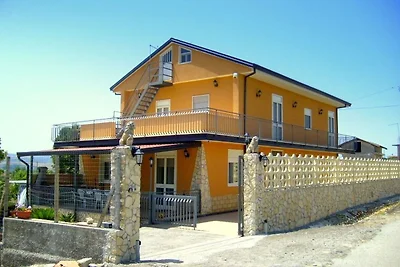 Piacevole casa vacanze con balcone