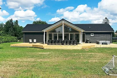 14 Personen Ferienhaus in Væggerløse