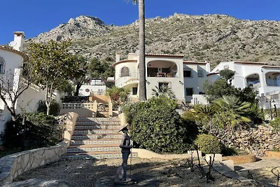 Mediterraner Rückzugsort mit Garten