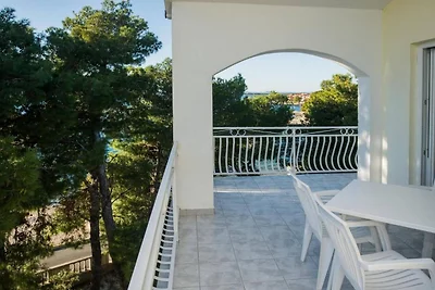 Schöne Wohnung in Brodarica