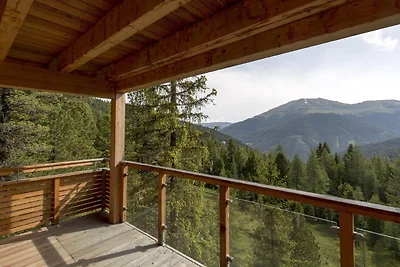Lebhaftes Chalet mit Whirlpool