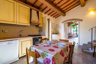 Schönes Cottage in Dicomano mit Pool