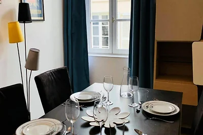 Le Grand Cloutiers, Stadscentrum, LR135