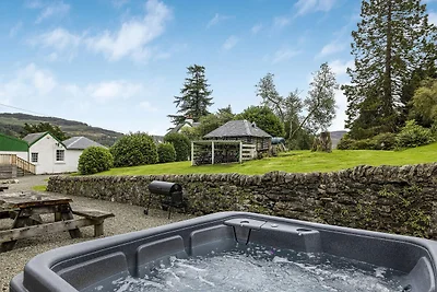 Scheunen-Ferienhaus mit Whirlpool
