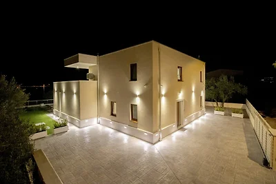 Strandvilla mit Pool in der Nähe von Split