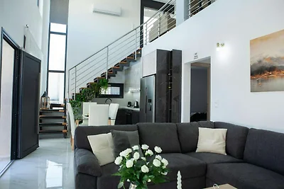 Private Villa mit Pool und Terrasse