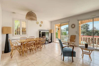 Haus an der Côte d'Azur mit Pool