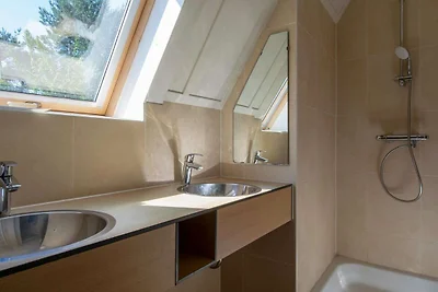 Casa ristrutturata con benessere, città di Br...