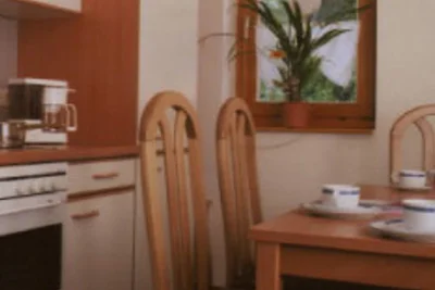 Maison de vacances avec loggia dans la forêt ...