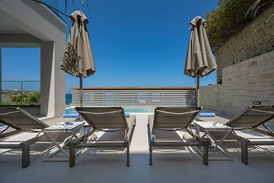 Villa in Rethymno mit Pool am Strand