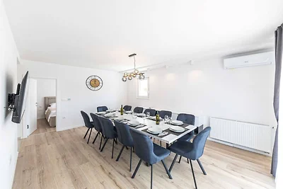 Expansive Retreat with Private Pool & BBQ, Ne...