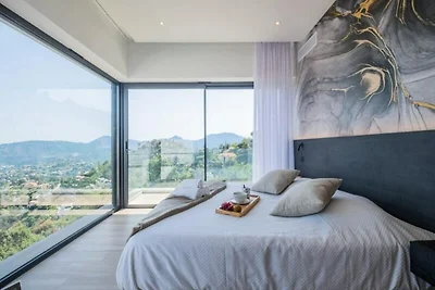 Huis in Mandelieu met uitzicht op verwarmd...