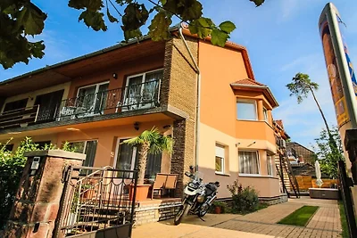Casa de vacaciones en Siófok con piscina.