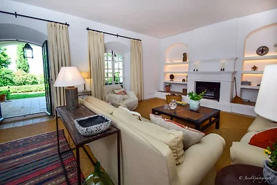 A Real Oasis in Colonial style