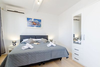 Miracle Apartments - Comfort Studio Apartment...