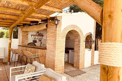 Villa con giardino e piscina privata ad...
