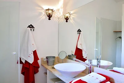 Vakantiehuis in Apt met zwembad