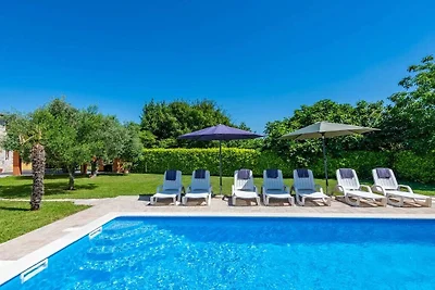 Vakantiehuis in Pićan met zwembad