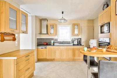 Appartamento a Plomeur vicino alla spiaggia d...